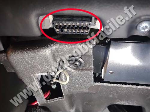 Aston Martin DB11 - Prise OBD